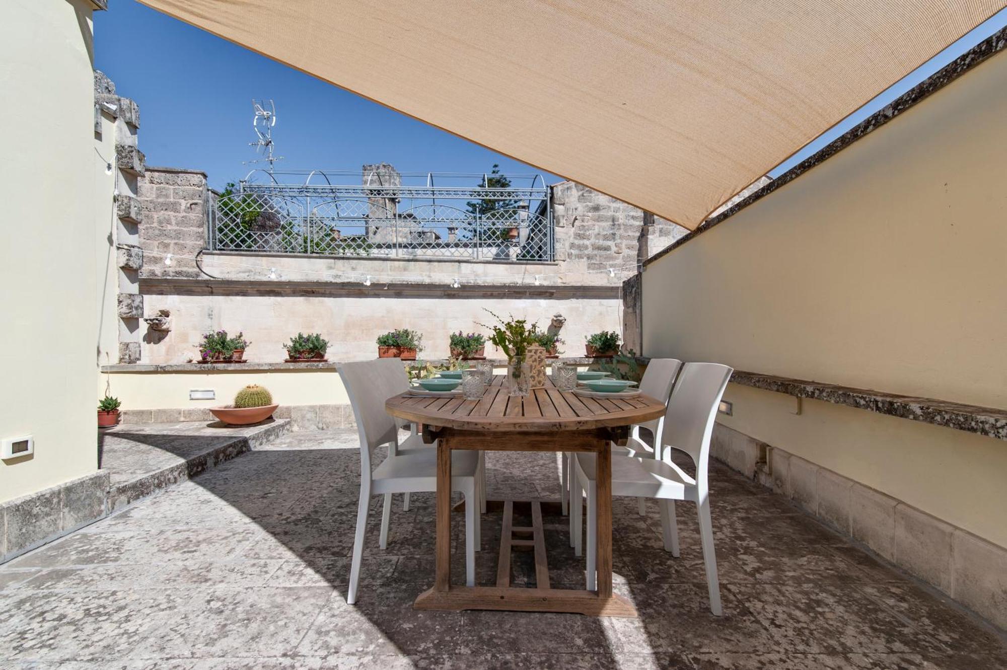 Terrazza Cavallerizza Apartment Lecce Exterior photo